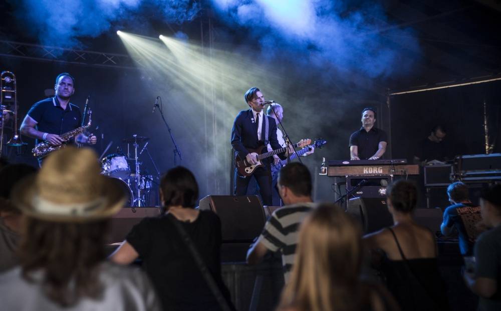 LIVE: Mighty Sounds 2016: Ani bahenní lázeň nezhatila nášup skvělé muziky v Táboře