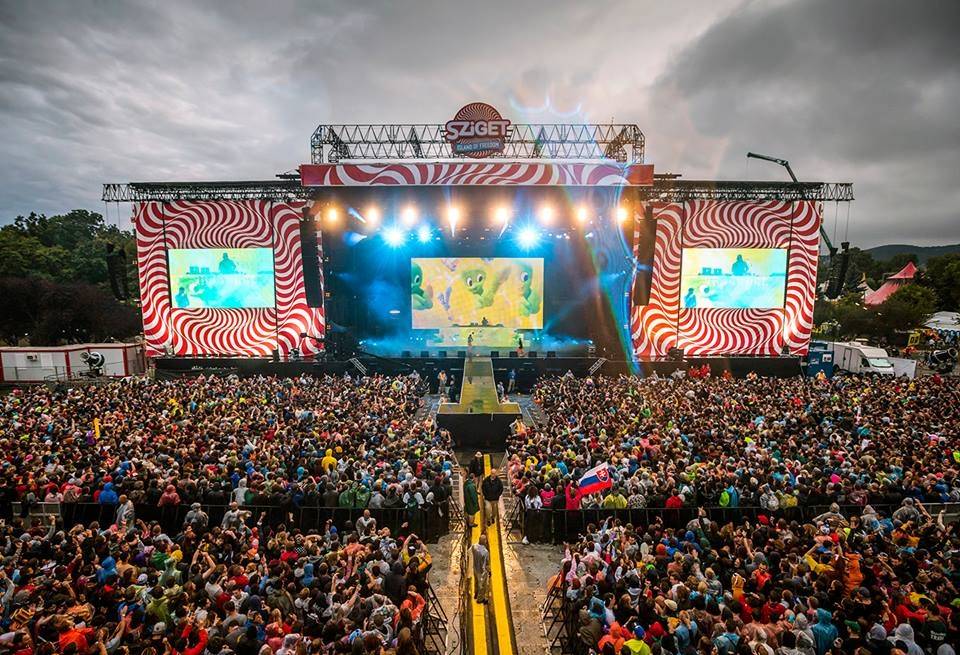 LIVE: Sziget, Glastonbury východní Evropy, je zahájen! Na úvod se předvedli Die Antwoord i The Chemical Brothers