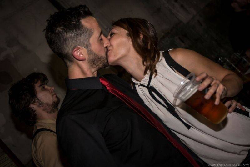 LIVE: Prahu roztančil electroswing, na Swing Me Prague přijeli i francouzští Caravan Palace