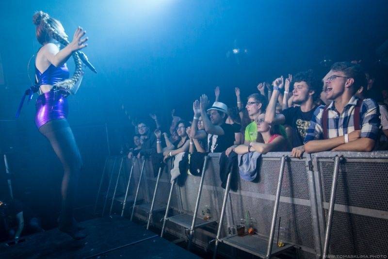 LIVE: Prahu roztančil electroswing, na Swing Me Prague přijeli i francouzští Caravan Palace