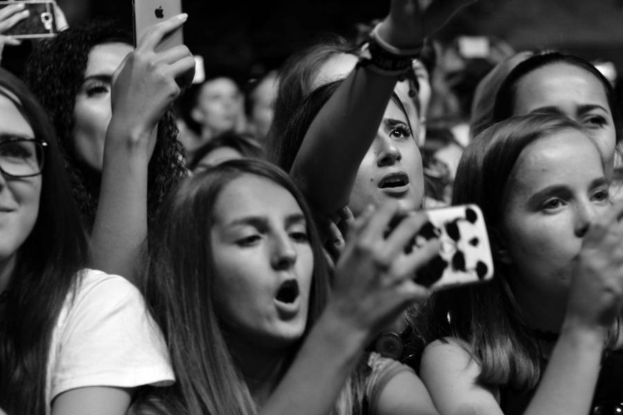 LIVE: The Neighbourhood - pozor na to, koho milujete