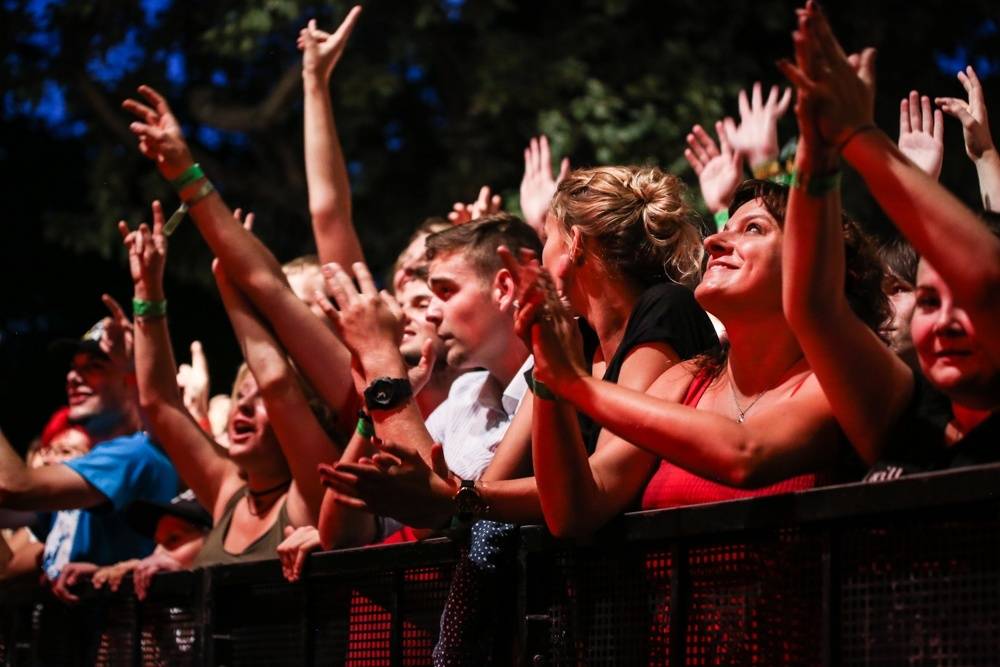 LIVE: Vypsaná Fixa řádila v centru Prahy, na pomoc přišli Supice i čápi