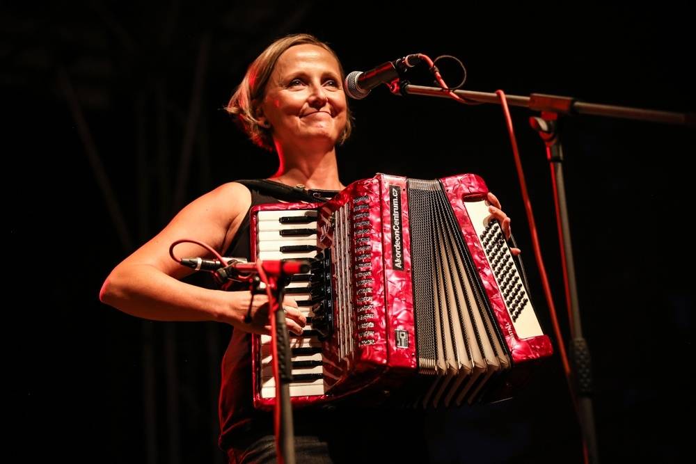 LIVE: Vypsaná Fixa řádila v centru Prahy, na pomoc přišli Supice i čápi