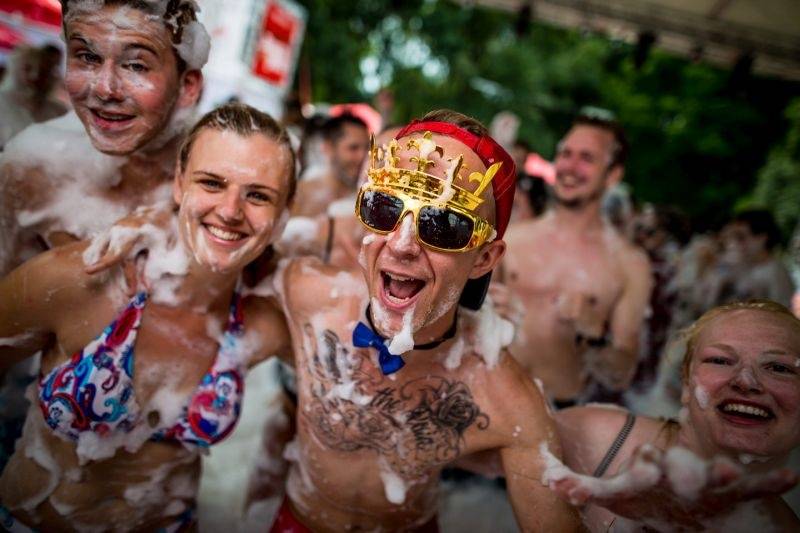 LIVE: Maďarsko je nejlepší ve třech věcech: Guláš, Rubikova kostka a Sziget