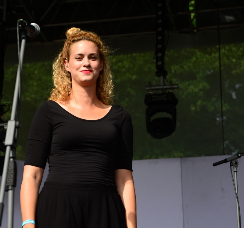 LIVE: David Koller si podmanil Okoř, hity Lucie odzpíval lépe než nedávno na obřím turné s kapelou