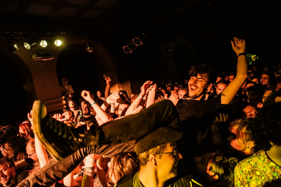 LIVE: Klubová událost léta? Thee Oh Sees rozpoutali v Praze peklo