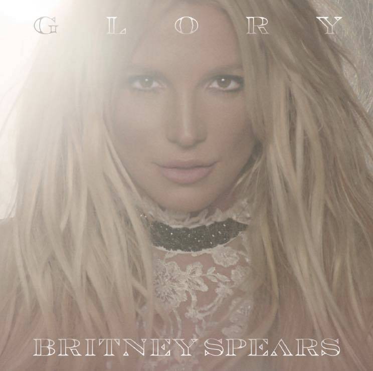 RECENZE: Nadrženou Britney Spears ovlivnilo reggae i kabaret, na Glory přesto tápe