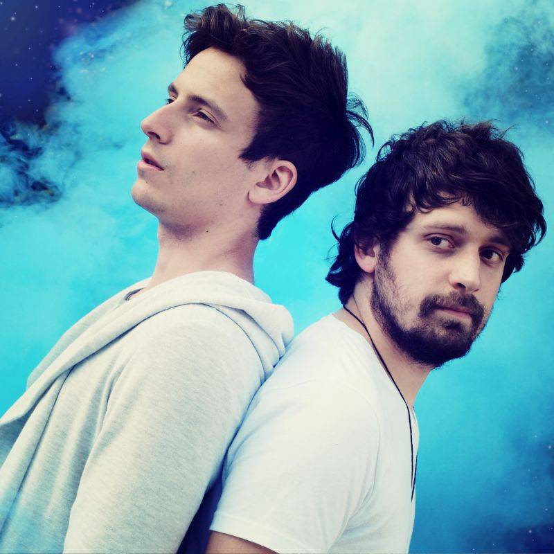 RECENZE: Mladíci Light And Love umí, ale na debutu to přehnali s cukrem