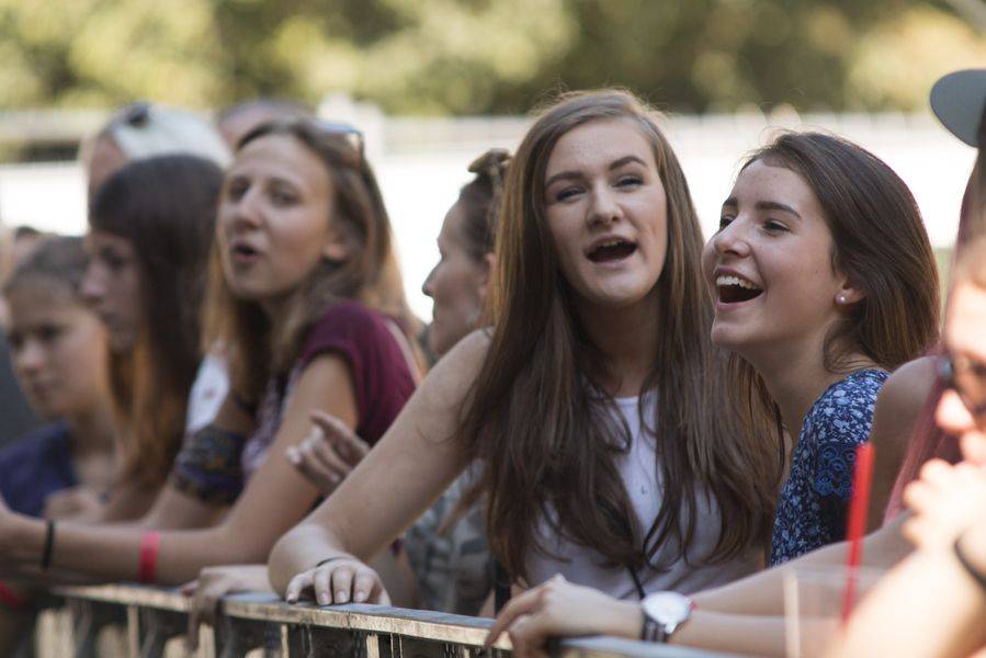 LIVE: Mariánské léto: Pilarka ševelila, Barbora Poláková i Marek Ztracený jsou stále nafrnění