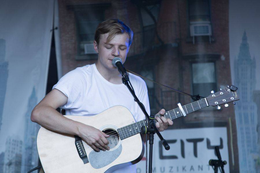 LIVE: Mariánské léto: Pilarka ševelila, Barbora Poláková i Marek Ztracený jsou stále nafrnění