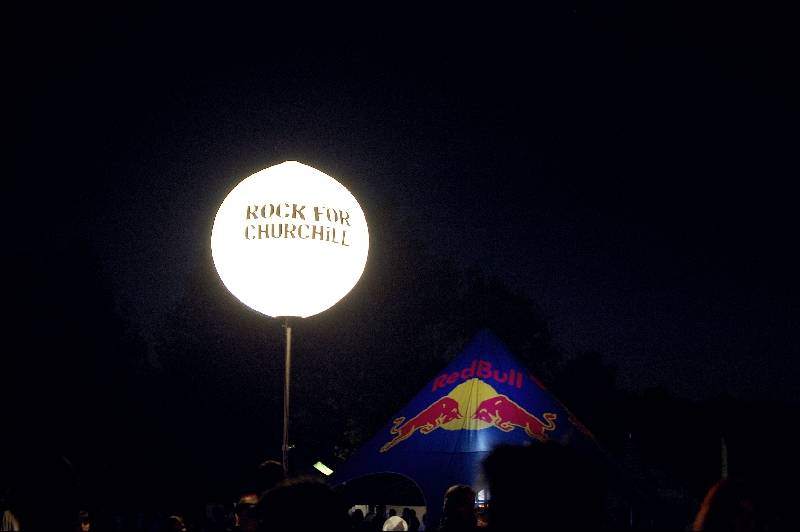 LIVE: Ve Vroutku to žilo! Rock For Churchill rozpálili Modestep, Nneka nebo Dub FX