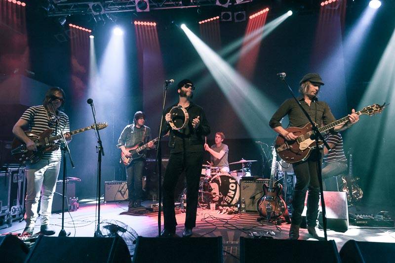 LIVE: Brian Jonestown Massacre v Praze: Tříhodinový kytarový masakr