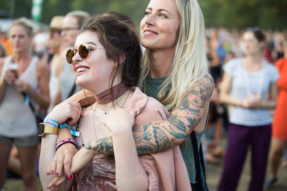 LIVE: Lollapalooza v Berlíně: Lindsey Stirling se věnovala hlavně gymnastice, Kings Of Leon potvrdili svou pověst