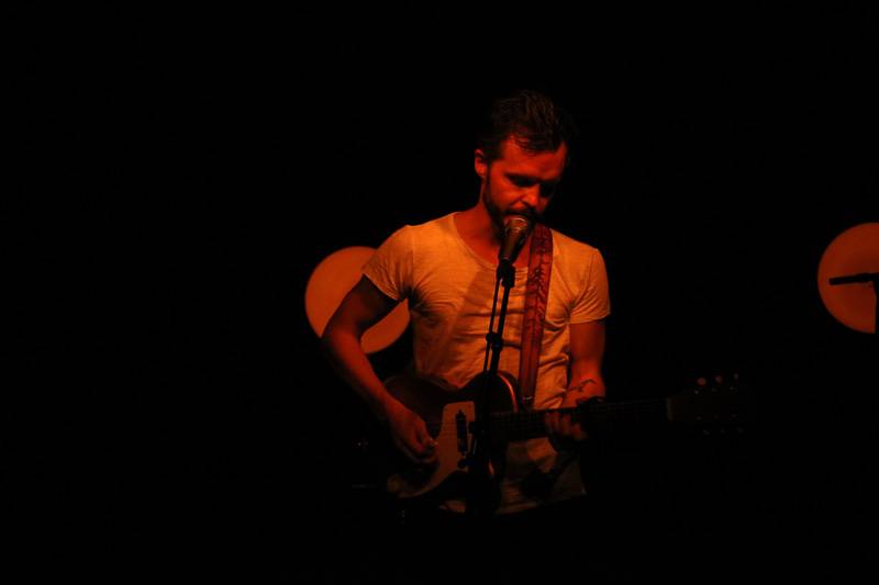 LIVE: The Tallest Man On Earth odehrál v Praze folkovou one man show