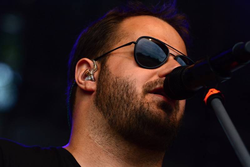 RECENZE: Xindl X hází topícím se lidem záchranný kruh