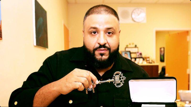 RECENZE: DJ Khaled nabral kvanta hvězdných jmen, na pojítka ale zapomněl