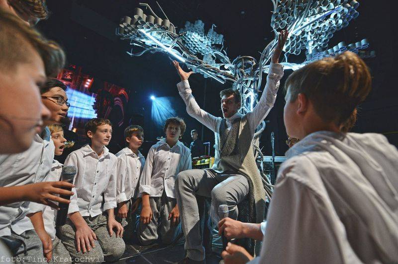 LIVE: Bernstein Mass: Je Dykův vysněný projekt splněným snem i pro samotného diváka?