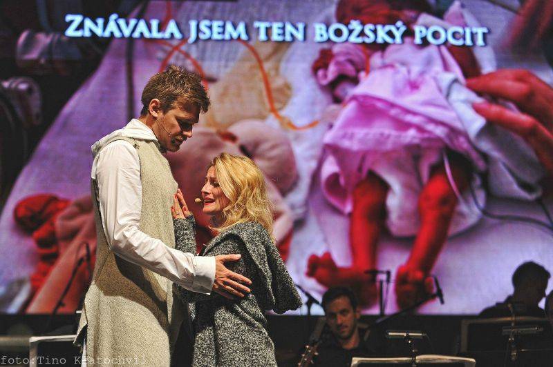 LIVE: Bernstein Mass: Je Dykův vysněný projekt splněným snem i pro samotného diváka?