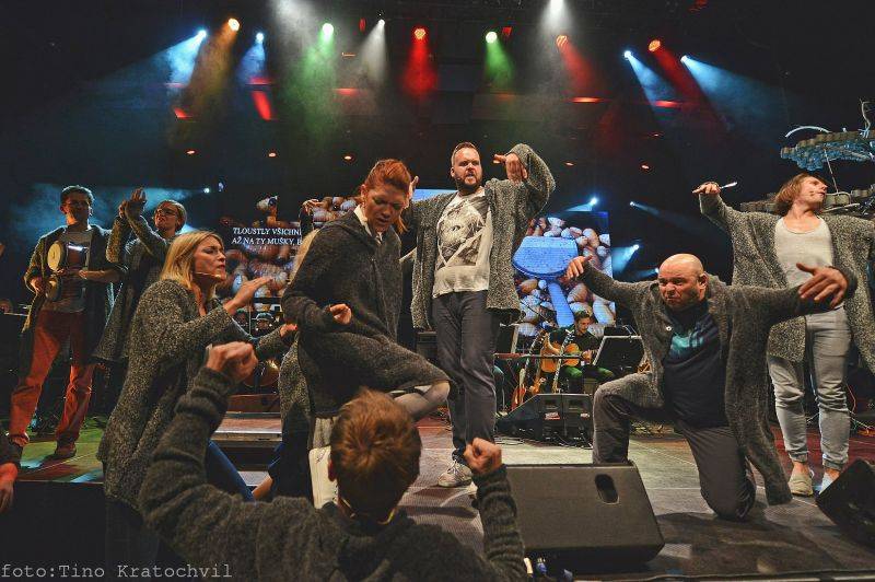 LIVE: Bernstein Mass: Je Dykův vysněný projekt splněným snem i pro samotného diváka?