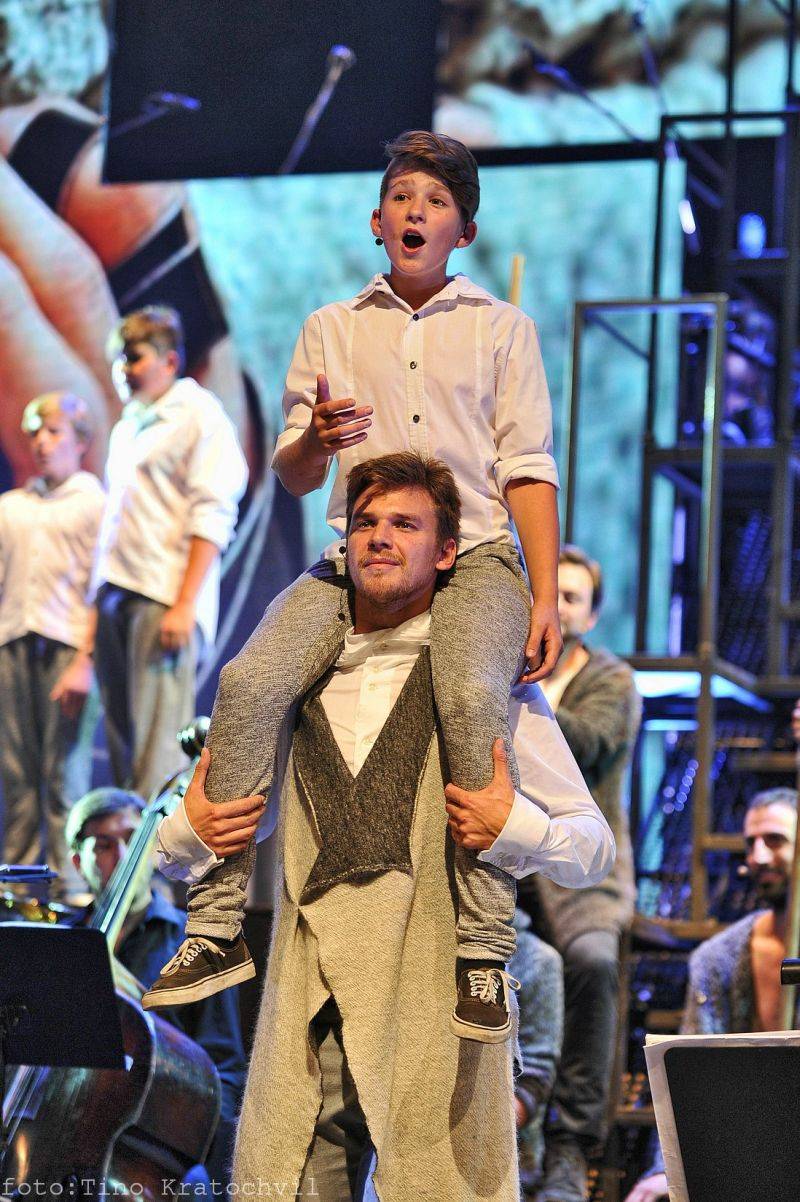 LIVE: Bernstein Mass: Je Dykův vysněný projekt splněným snem i pro samotného diváka?