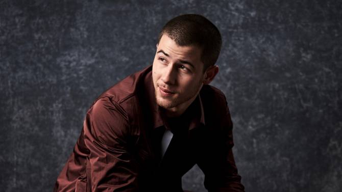 RECENZE: Nick Jonas se na Last Year Was Complicated naváží do bývalky