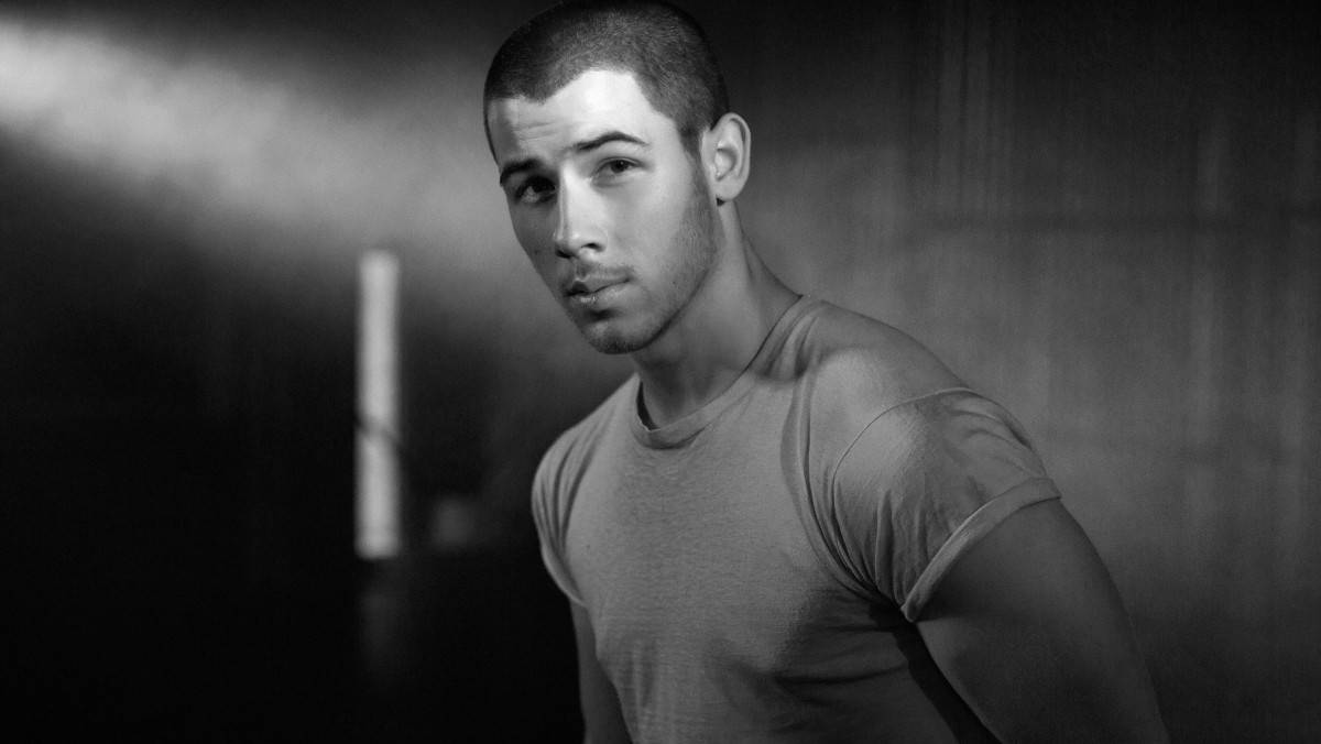 RECENZE: Nick Jonas se na Last Year Was Complicated naváží do bývalky