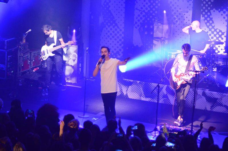 LIVE: Slza v Praze ukočírovala organizační i technické problémy, děti jásaly