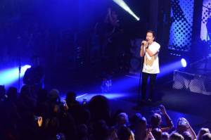 LIVE: Slza v Praze ukočírovala organizační i technické problémy, děti jásaly