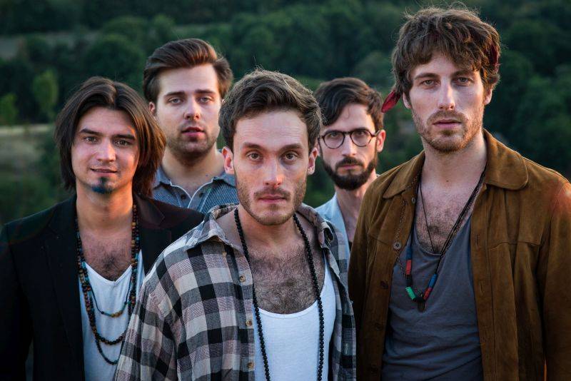 RECENZE: The Fellas vás svezou v zaprášeném kabrioletu