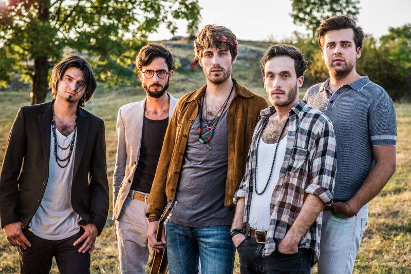 RECENZE: The Fellas vás svezou v zaprášeném kabrioletu