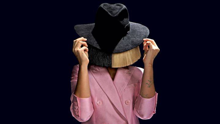 RECENZE: Sia v nové edici desky This Is Acting zvážněla
