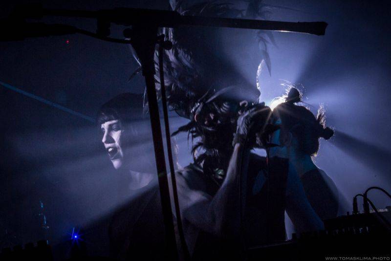 LIVE: IAMX v Praze: Znovu v dokonalé formě