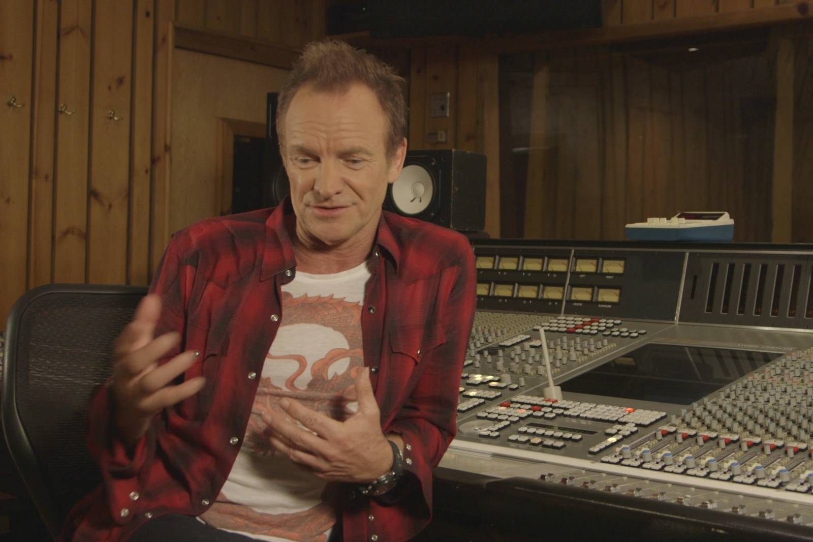 RECENZE: Sting natočil rockový soundtrack životních příběhů