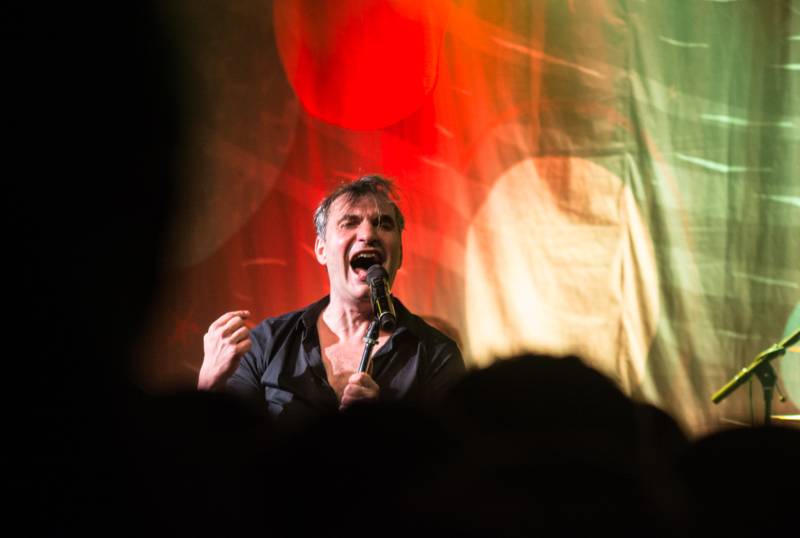 LIVE: Mig 21 proměnili klub v jednu velkou saunu, pod kotlem přitopil i Vojta Dyk