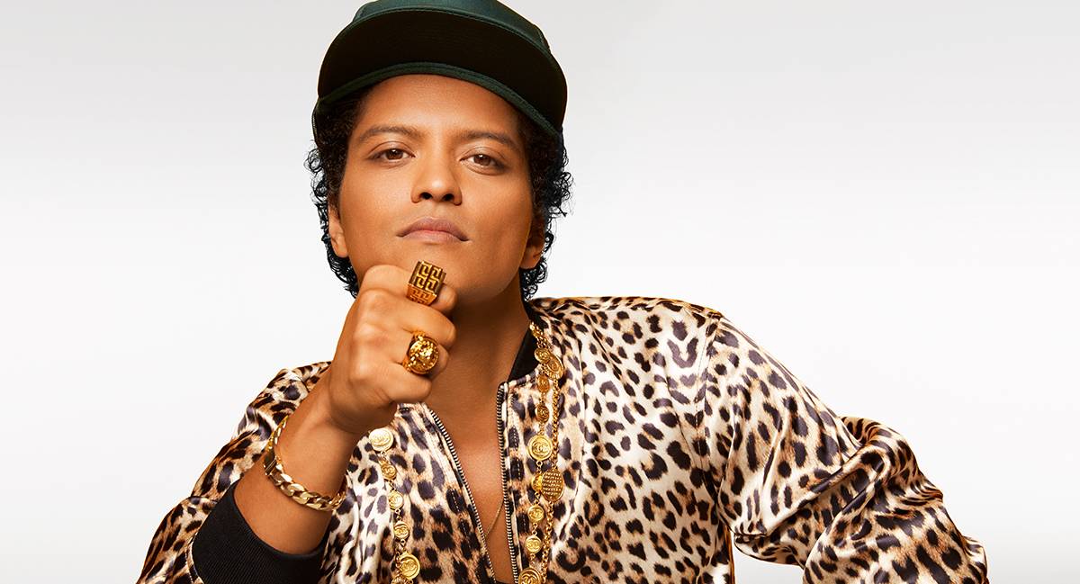 RECENZE: Bruno Mars je potřetí hitový, funky a sexy