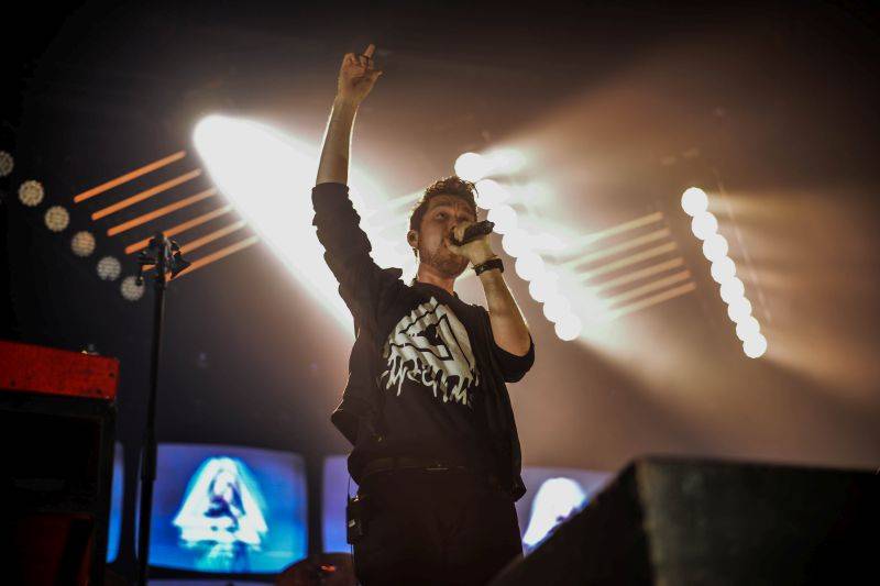 RECENZE: Bastille naštěstí nemají hvězdné manýry, ve Foru Karlín hráli poctivě