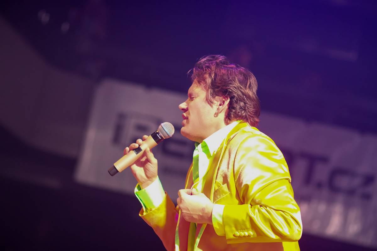 LIVE: Monkey Business vyprodali třikrát po sobě LMB, uctili Radima Hladíka a zpívali s Danem Bártou