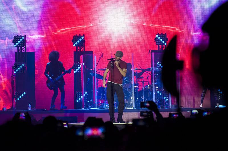 LIVE: Enrique Iglesias v Praze vášnivě hecoval fanynky, na zpěv ale moc nedošlo
