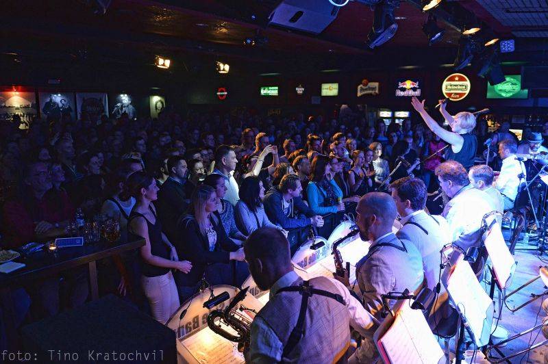 LIVE: B Side Band oslavil deset let ve velkém stylu, do Brna přijeli Ruppert, Černochová i Dyk