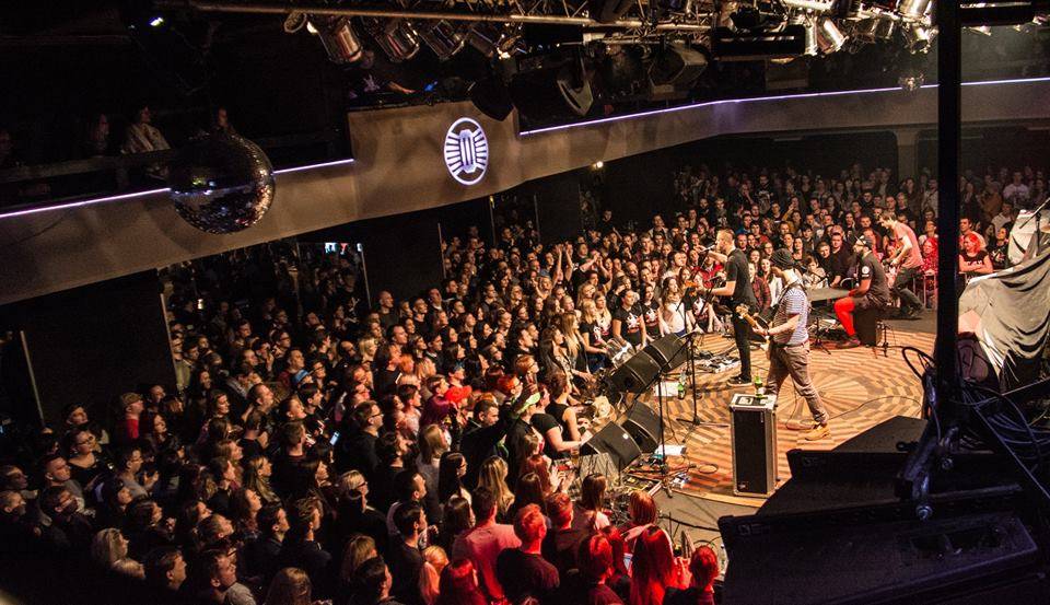 LIVE: Rybičky 48 řekli 1000eré díky i v Praze, nezapomněli ani na charitu