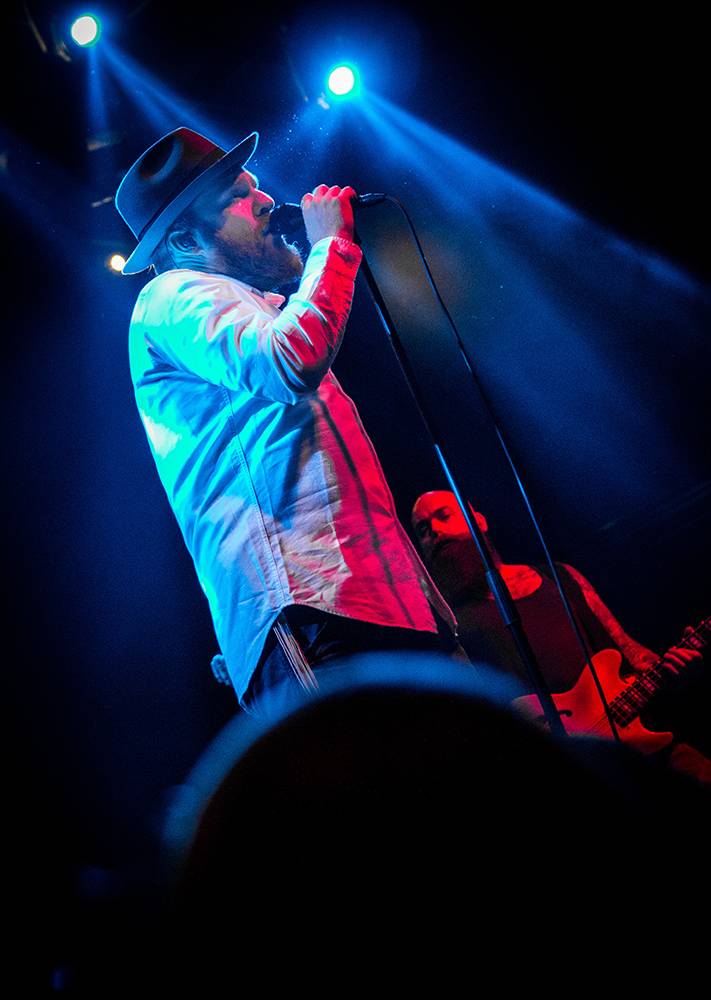 LIVE: Alex Clare je na pódiu tak skvělý, že ho toužíte obejmout