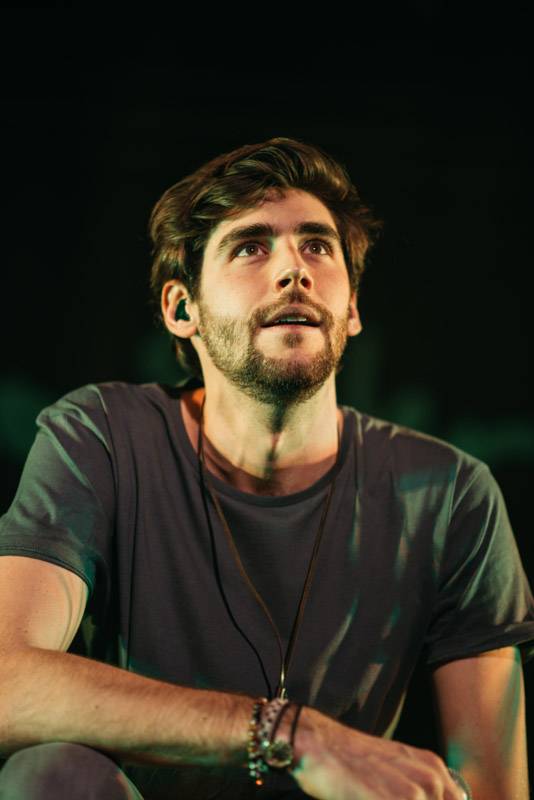 LIVE: Alvaro Soler prozářil Forum Karlín španělským sluncem