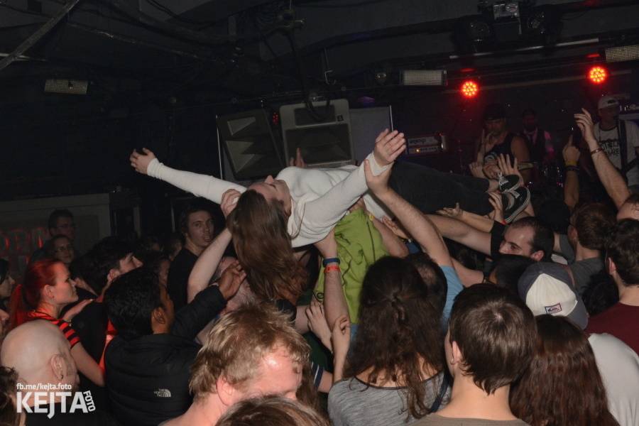 LIVE: Žižkovská noc překračuje hranice a rozšiřuje obzory