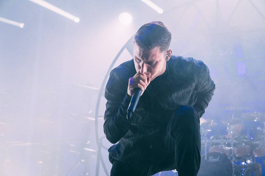 LIVE: Parkway Drive a spol. rozmetali Forum Karlín na padrť. Jejich show byla ohromující