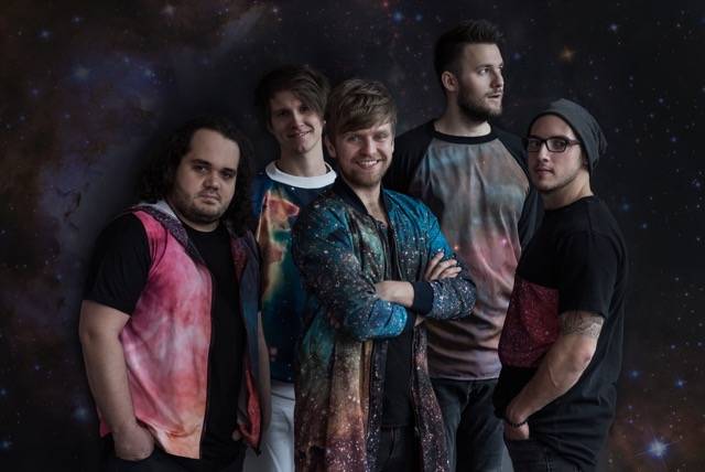 RECENZE: Nebe našli svoje Souřadnice. Nová deska je jejich zatím nejlepší