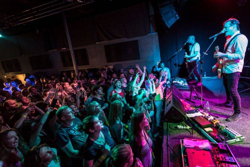 LIVE: Chinaski křtili desku Není nám do pláče. Na lodi Cargo Gallery hráli jako zamlada