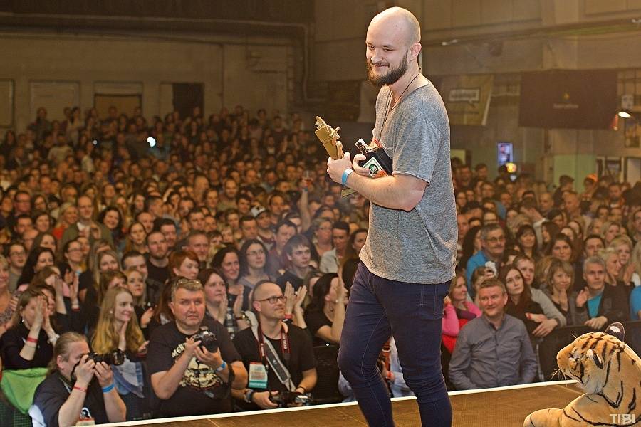 RECENZE: Pokáč se svými Vlasy povedeně balancuje mezi realitou a humorem