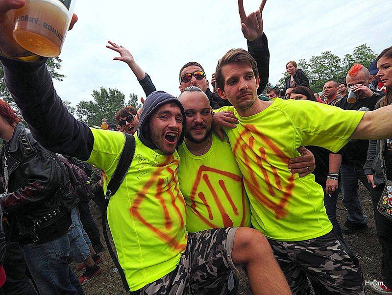 LIVE: Tři sestry oslavili 32 let. V Braníku potvrdili věrnost punku