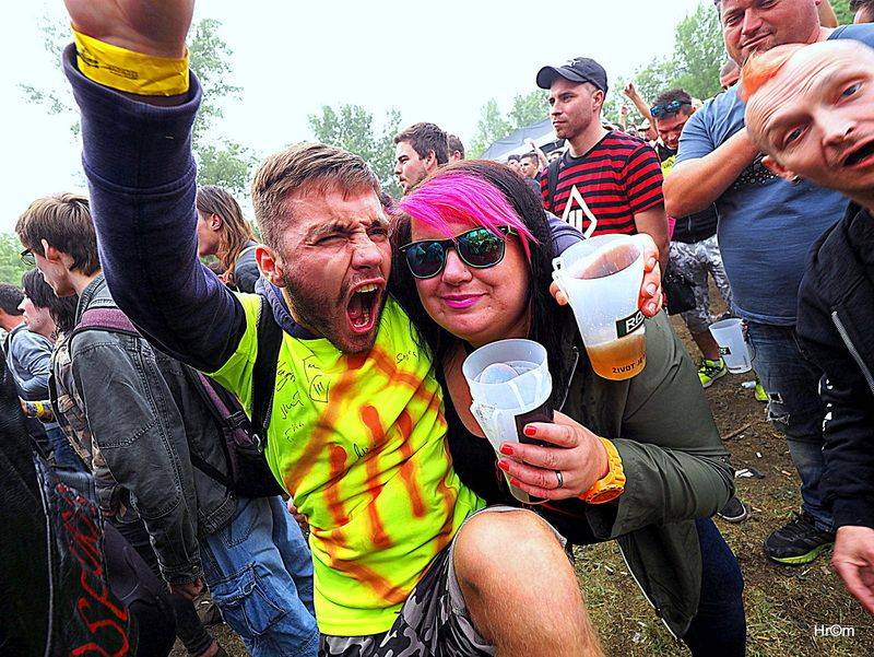 LIVE: Tři sestry oslavili 32 let. V Braníku potvrdili věrnost punku