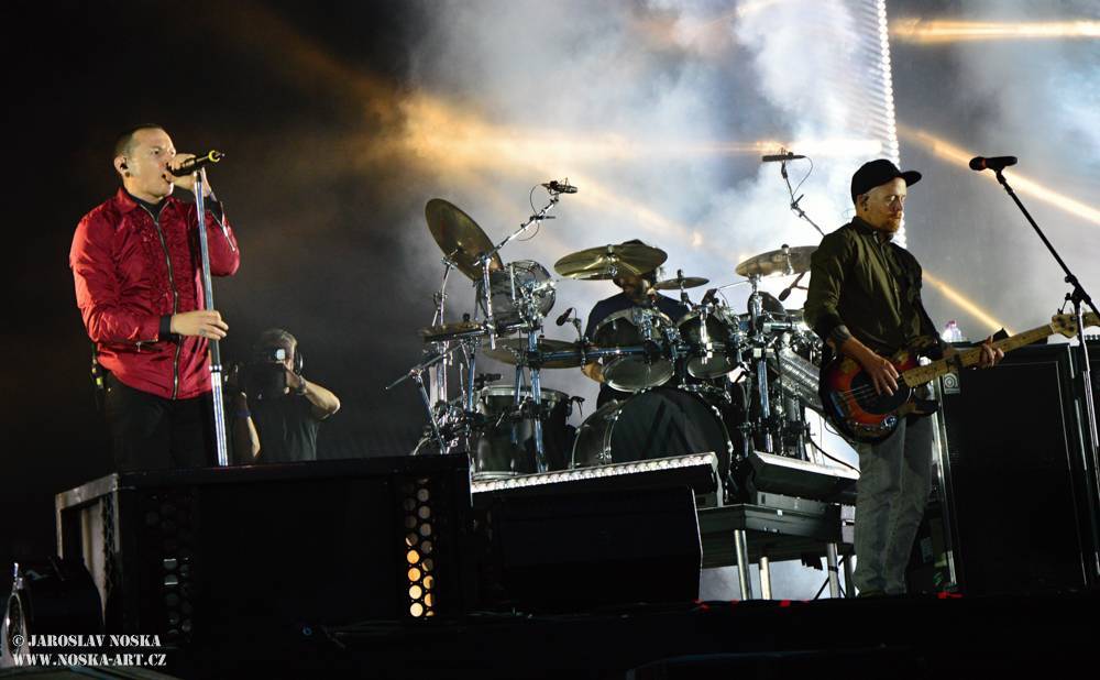 LIVE: Linkin Park v Praze dokázali, že stále kralují pódiím. Aerodrome festival jim ležel u nohou
